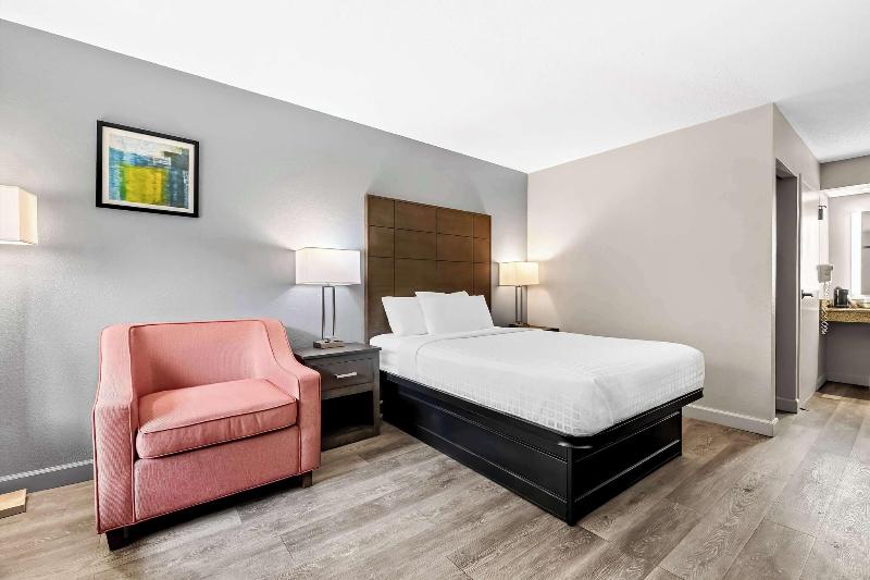 Surestay Plus By Bw Southern Pines Pinehurst image