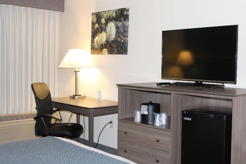 Best Western Plus Yadkin Valley Inn & Suites image