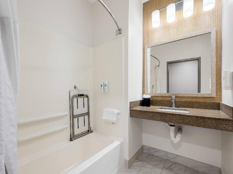 SUITE Accessible KING SIZE BED
