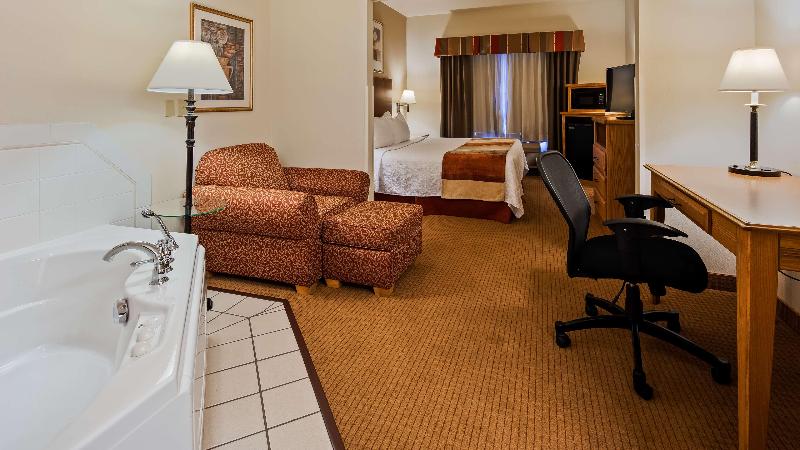 Best Western Wapakoneta Inn image