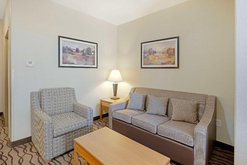 Best Western Plus Guymon Hotel & Suites image