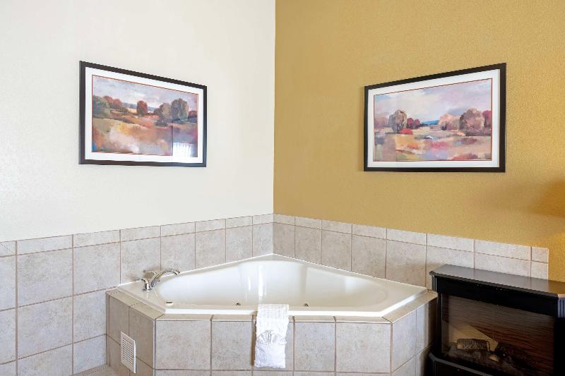 Best Western Plus Guymon Hotel & Suites image