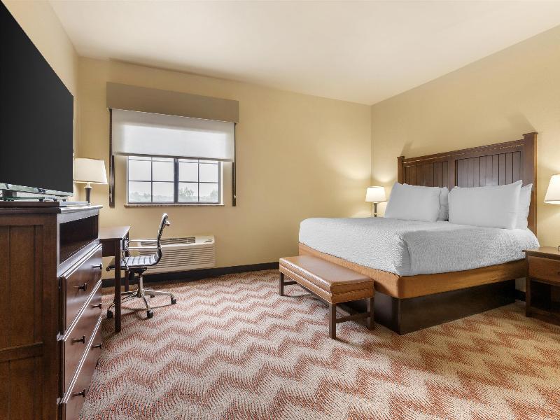 Best Western Plus Cimarron Hotel & Suites image