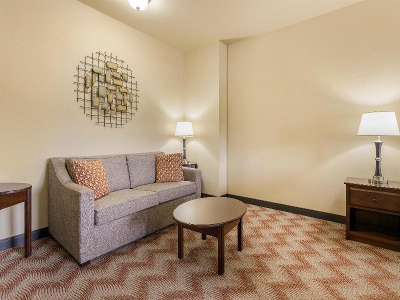 Best Western Plus Cimarron Hotel & Suites image