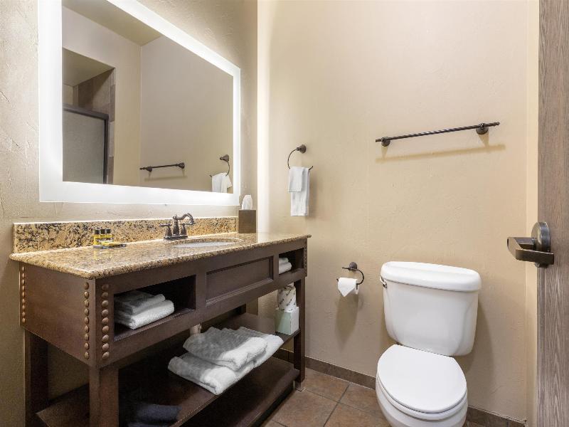 Best Western Plus Cimarron Hotel & Suites image