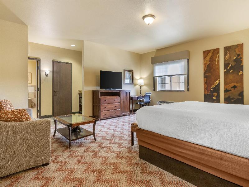 Best Western Plus Cimarron Hotel & Suites image