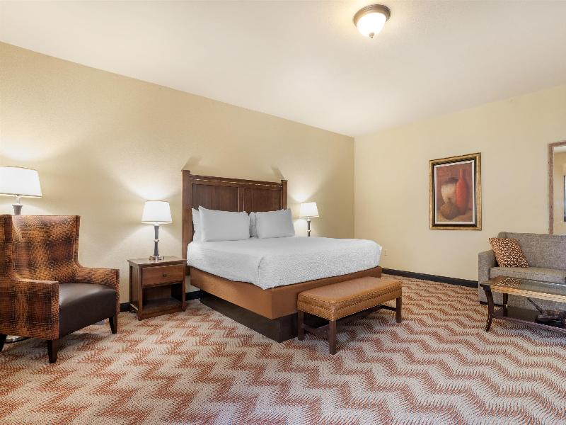 Best Western Plus Cimarron Hotel & Suites image