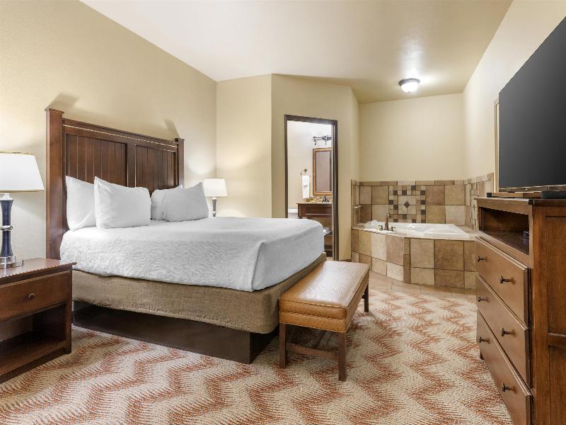 Best Western Plus Cimarron Hotel & Suites image