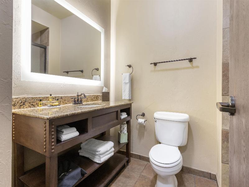 Best Western Plus Cimarron Hotel & Suites image