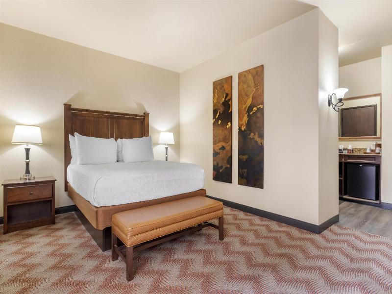 Best Western Plus Cimarron Hotel & Suites image