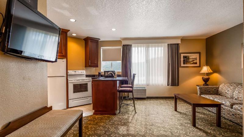 Best Western Salbasgeon Inn & Suites of Reedsport image