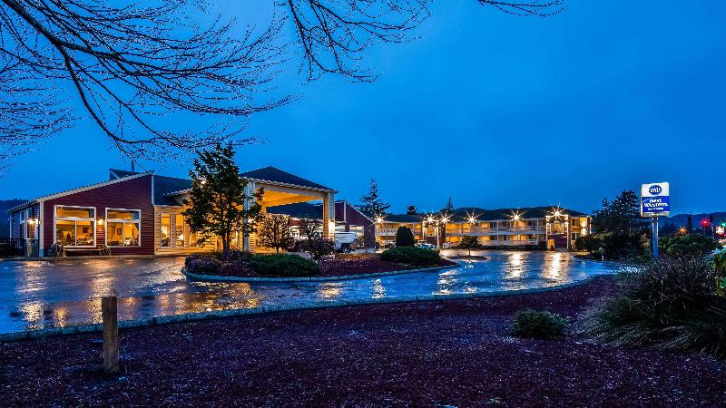 Best Western Salbasgeon Inn & Suites of Reedsport image