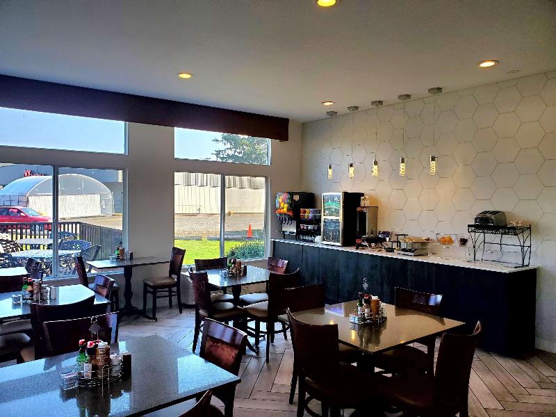 Best Western Salbasgeon Inn & Suites of Reedsport image