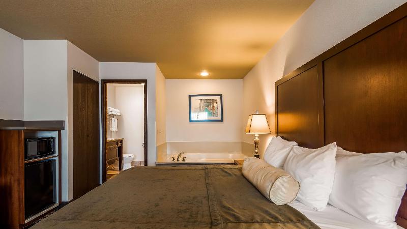 Best Western Salbasgeon Inn & Suites of Reedsport image