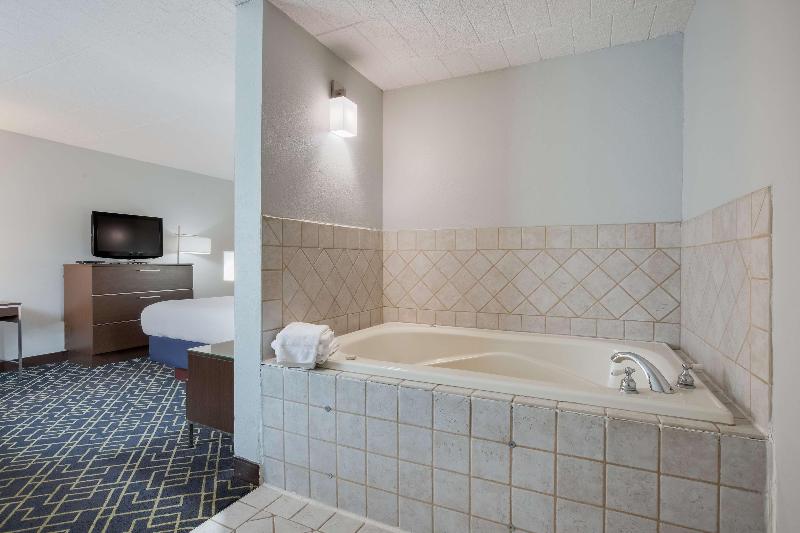 Best Western Hunt's Landing Hotel Matamoras/Milfor image