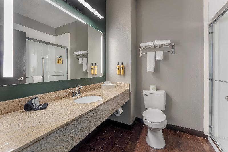 Best Western Plus Executive Inn image