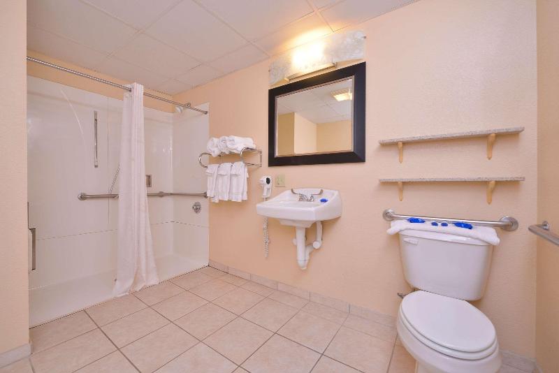 Quality Inn & Suites image