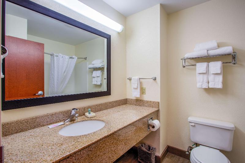 Best Western Nittany Inn Milroy image