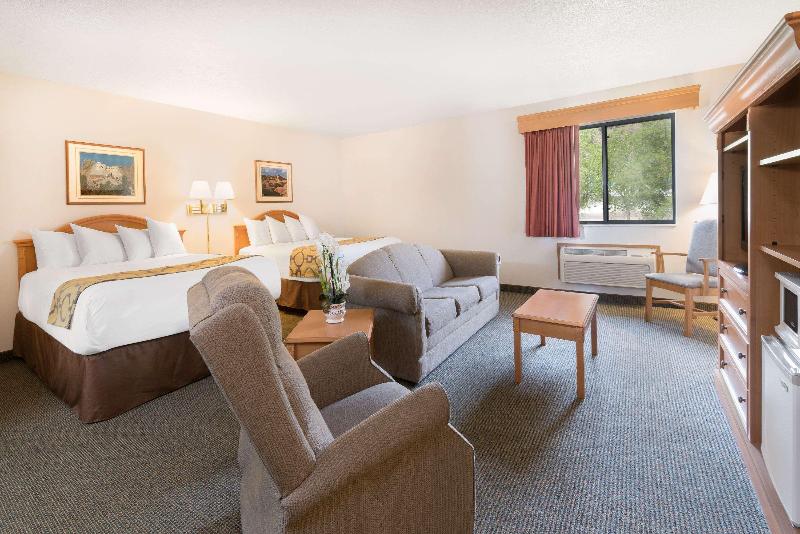 Baymont by Wyndham Hot Springs image