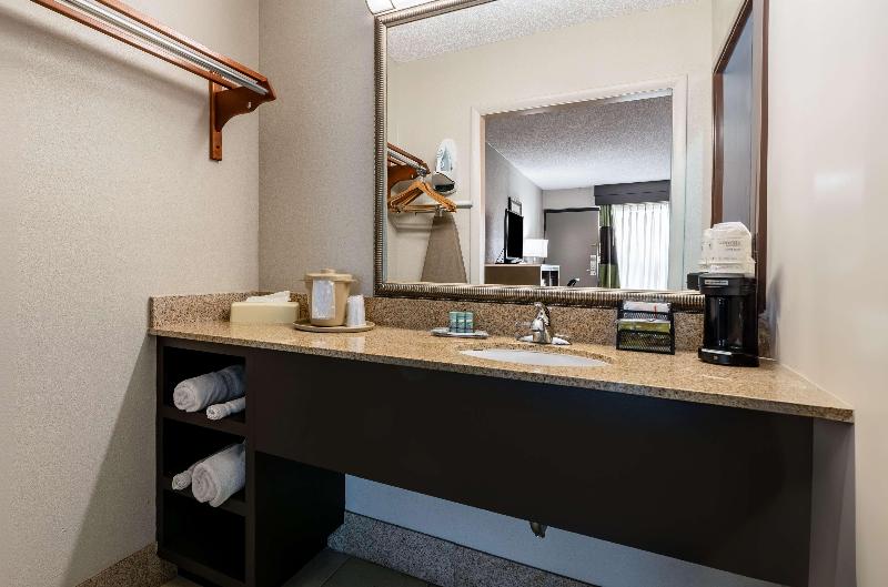 Best Western Fayetteville Inn image