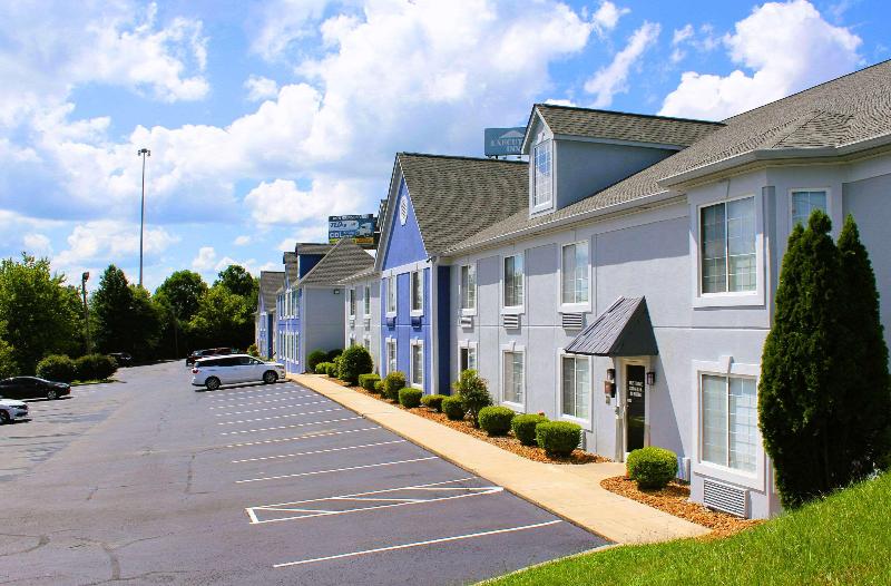 QualityInn Crossville CumberlandMountain StatePark image