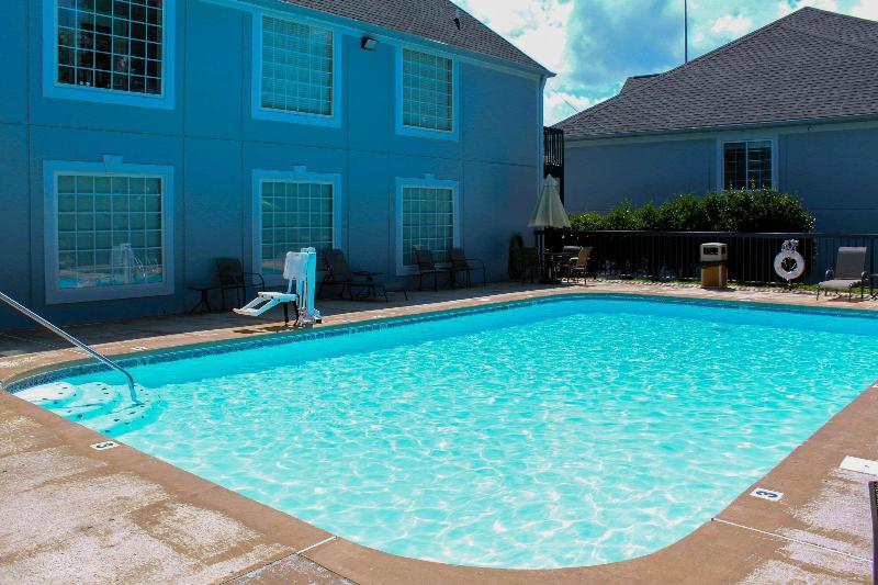 QualityInn Crossville CumberlandMountain StatePark image