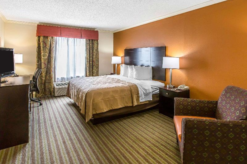 QualityInn Crossville CumberlandMountain StatePark image