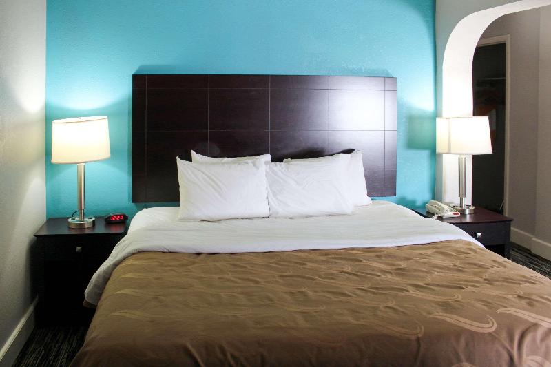 QualityInn Crossville CumberlandMountain StatePark image