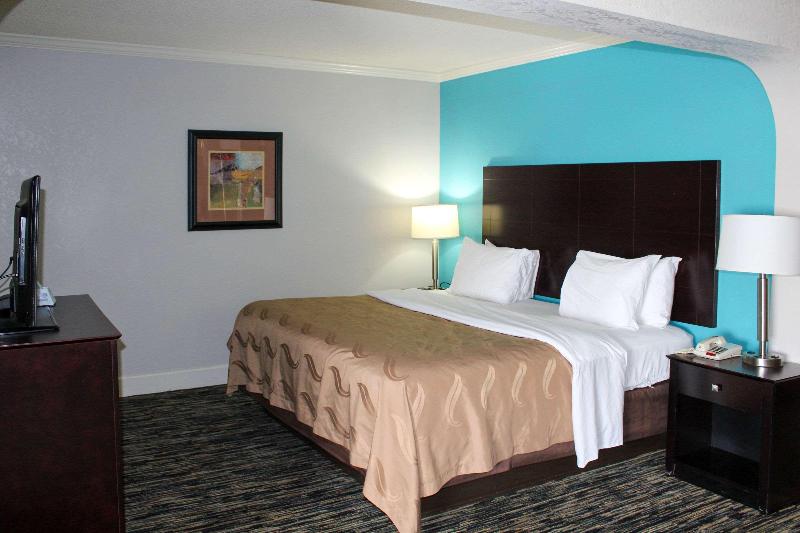 QualityInn Crossville CumberlandMountain StatePark image