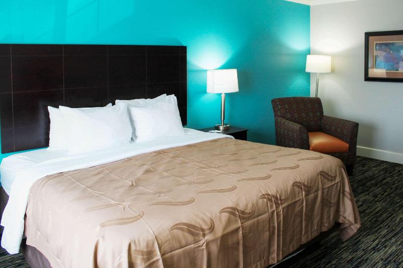 QualityInn Crossville CumberlandMountain StatePark image