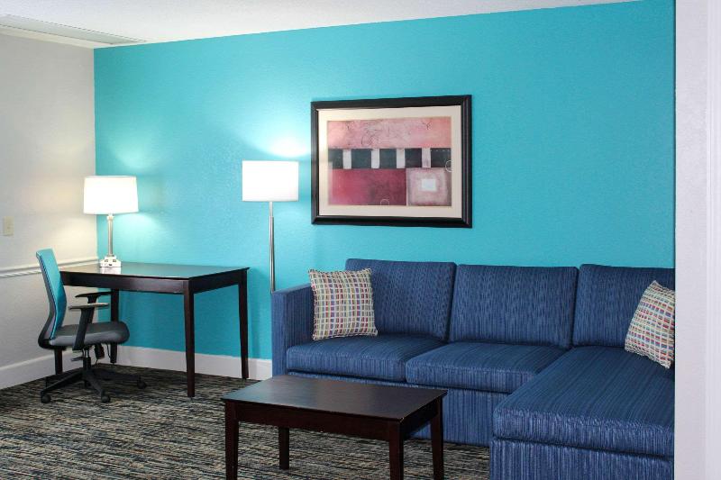 QualityInn Crossville CumberlandMountain StatePark image