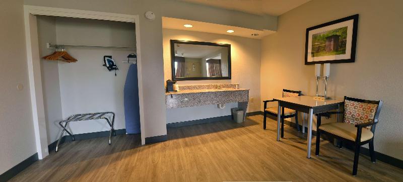 Best Western Cades Cove Inn image