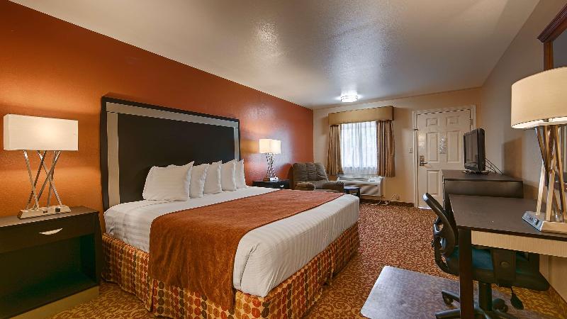 Surestay Hotel By Best Western Zapata image