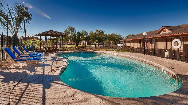 Surestay Hotel By Best Western Zapata image