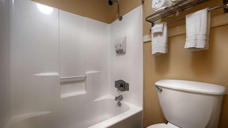 Surestay Hotel By Best Western Zapata image