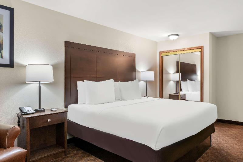 Best Western George West Executive Inn image