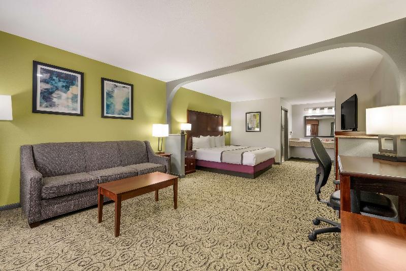 Surestay By Best Western Deer Park image