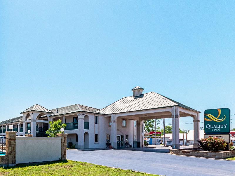 Quality Inn Three Rivers image