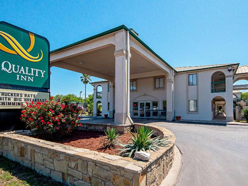 Quality Inn Three Rivers image