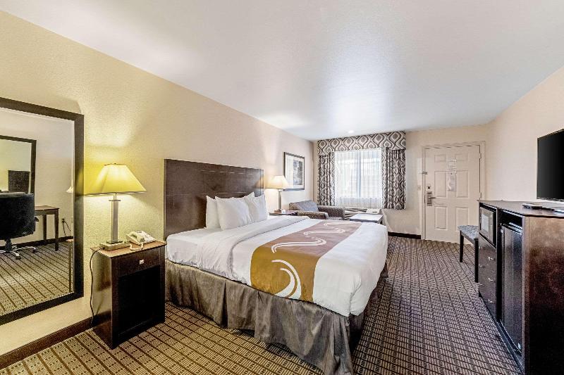 Quality Inn Three Rivers image