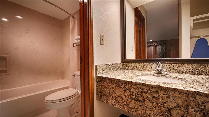 Quality Inn Three Rivers image