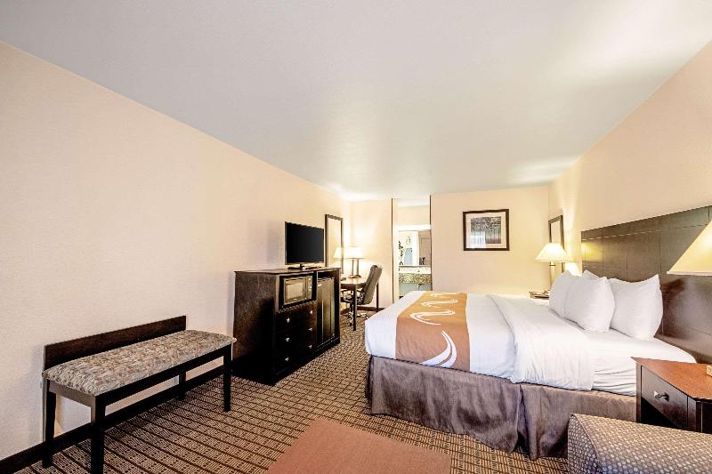 Quality Inn Three Rivers image
