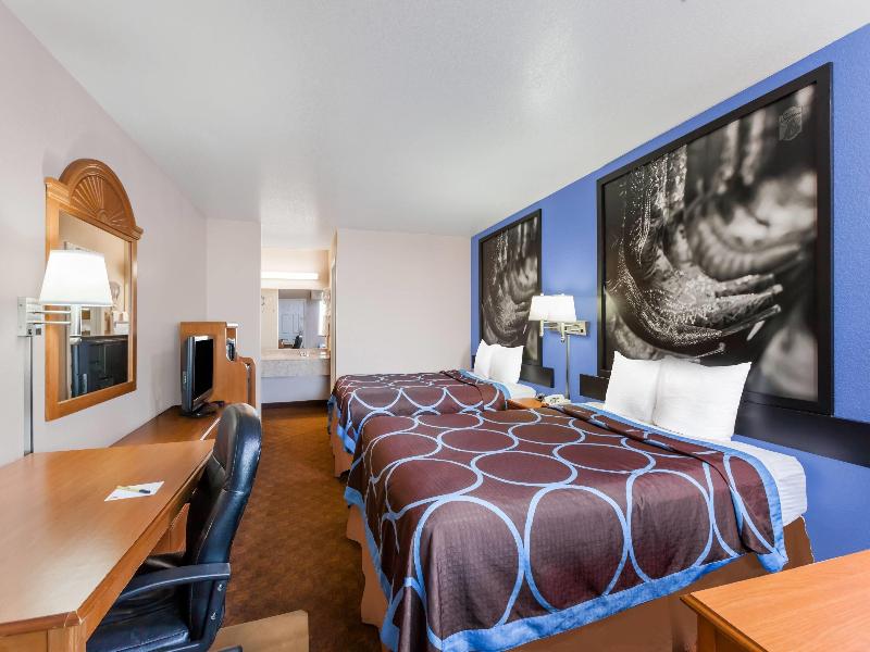 Super 8 by Wyndham Cleburne image