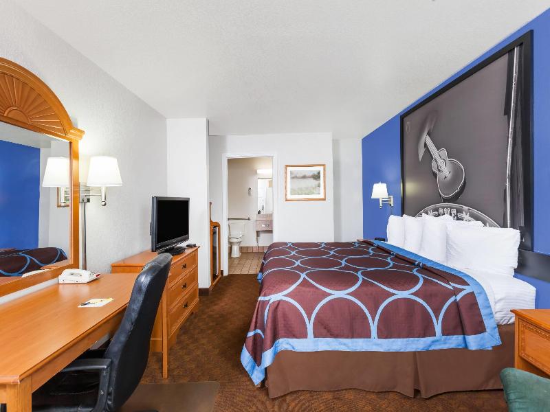 Super 8 by Wyndham Cleburne image