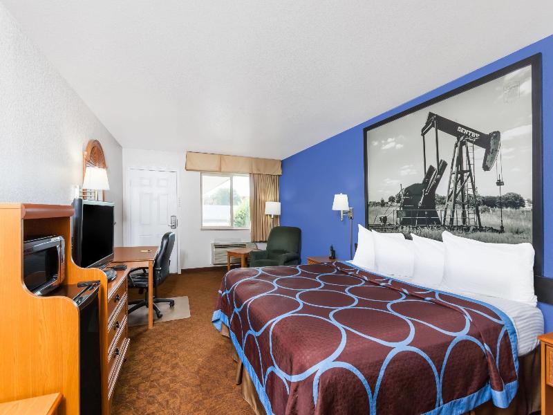 Super 8 by Wyndham Cleburne image