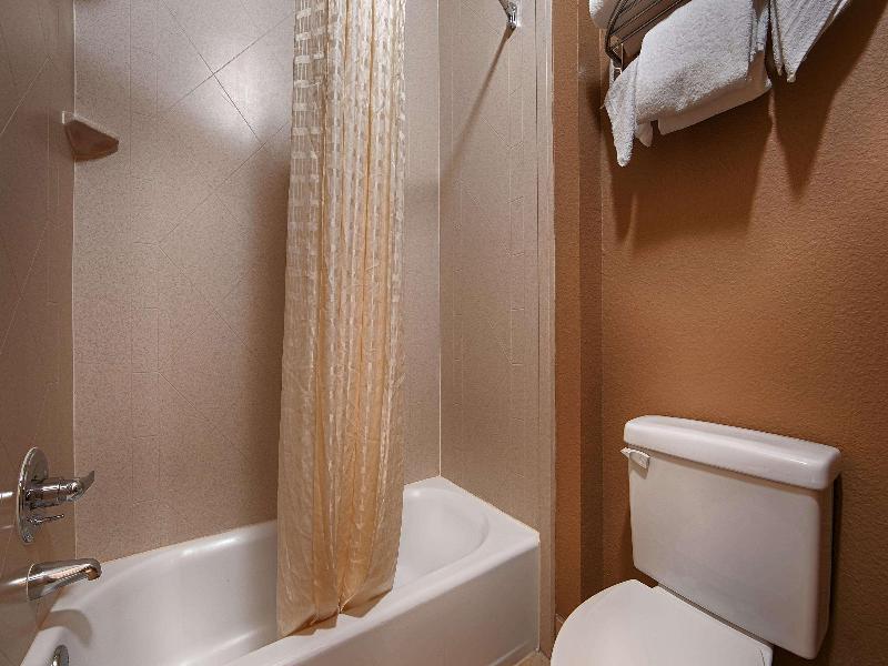 Best Western Executive Inn El Campo image