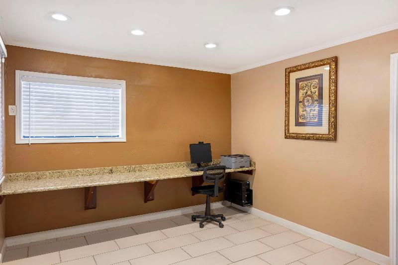Best Western Snyder Inn image