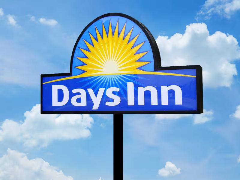 Days Inn & Suites by Wyndham Beeville