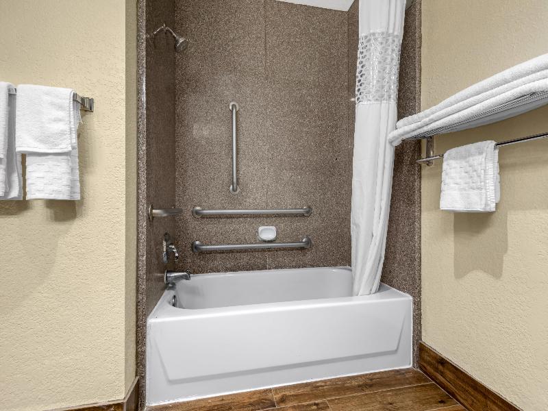 Best Western Plus Shamrock Inn & Suites image