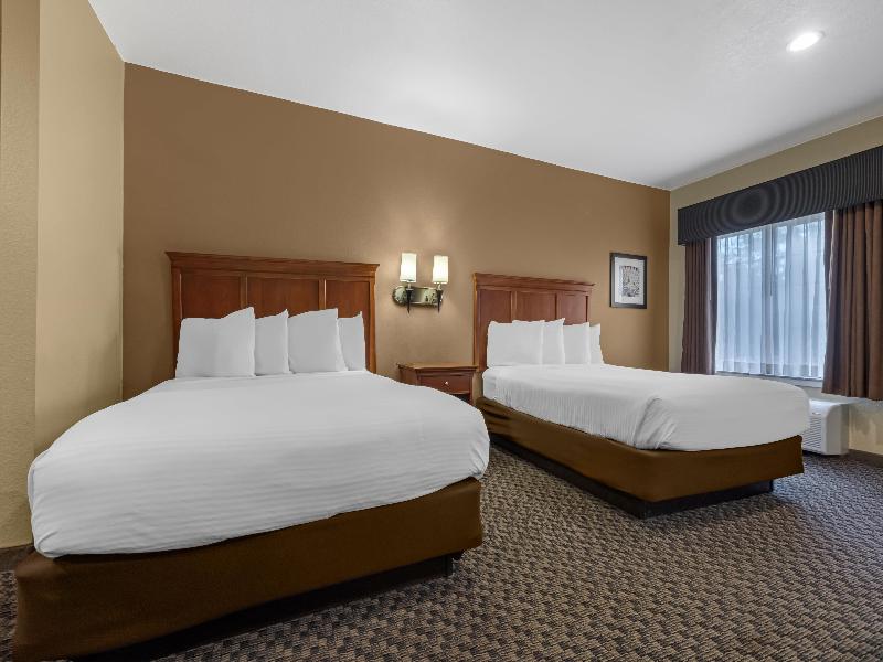Best Western Plus Shamrock Inn & Suites image